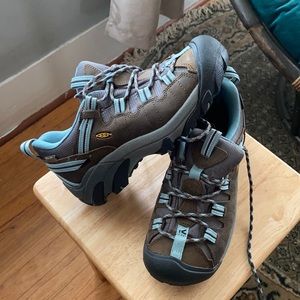 NWOT KEEN Hiking Shoes